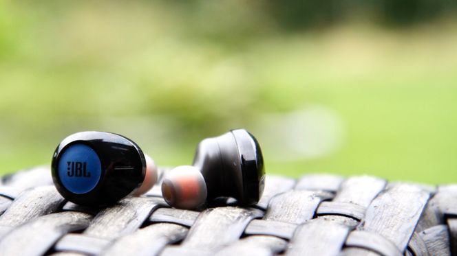 JBL Tune 120TWS låter svært godt, men dessverre tåler de ikke vann. Foto: Kurt Lekanger