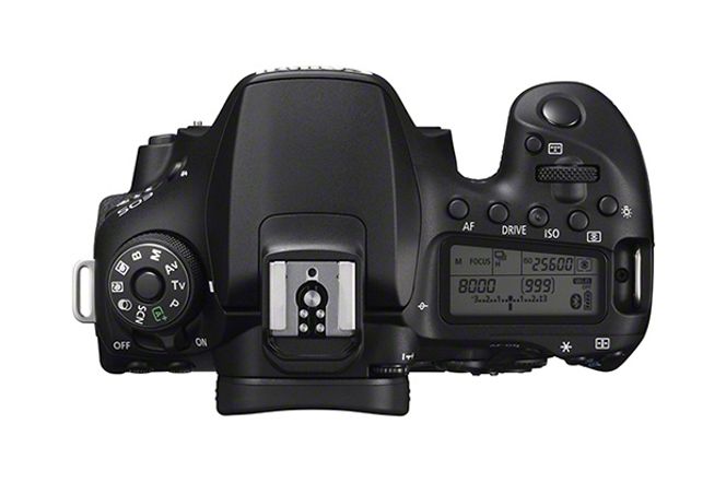 Tykksak: Speilmekanismen på EOS 90D DSLR tar mye plass og legger til både vekt og pris.