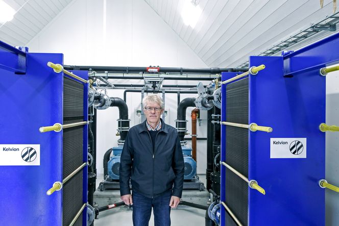 Pionerprosjekt: Daglig leder Magne Hjelle mener prosjektet på Nordfjordeid er spesielt siden fjordvarme er brukt systematisk i et helt tettsted. Ulsteinvik, Førde og Sogndal jobber nå etter samme oppskrift. Foto: Jørn-Arne Tomasgaard