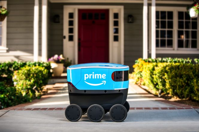 Amazon har allerede begynt utkjøring av pakker med Scout, en sekshjuls selvkjørende robot. Foto: Amazon