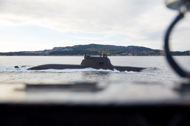 Den tyske 212A-ubåten U-36 sett fra den norske ubåten KNM Utsira under den øvelsen Grüner aal 2019. Foto: Hedvig Antoinette Halgunset / Forsvaret