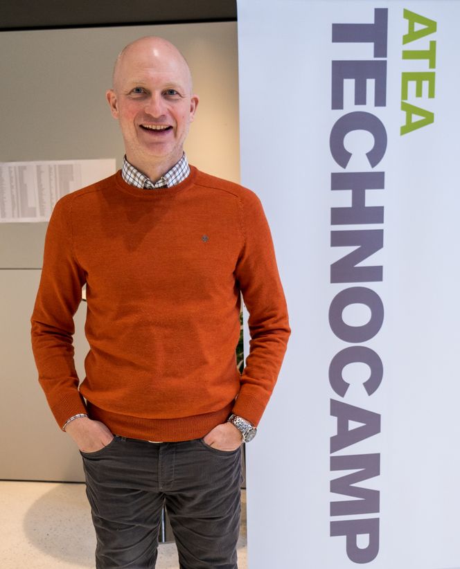 FOR VIDEREKOMMENDE: – Python-kurset egentlig er et 4-dagers kurs komprimert til 1,5 dag, så det er tiltenkt viderekommende med litt erfaring innen programmering, forteller teknologisjef i Atea Analytics, Geir Bragstad. Foto: Delta V