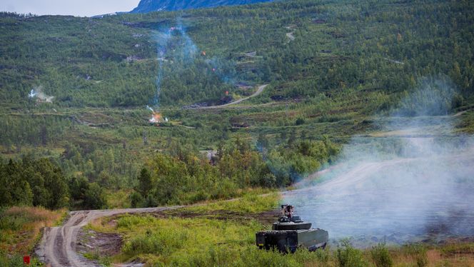 Her skytes det 40 mm-granater fra Protector-våpenstasjonen på en norsk CV90 på Setermoen. Foto: Ole-Sverre Haugli/Forsvaret