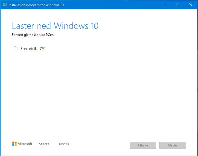 Oppgraderingen til Windows 10 kan ta lang tid. I den første delen av perioden kan PC-en fortsatt benyttes til andre oppgaver. Skjermbilde: digi.no