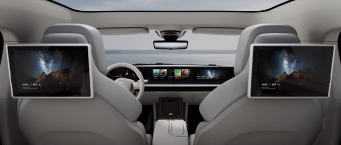 Sony har lagt stor vekt på underholdningsbiten i bilen. Foto: Sony