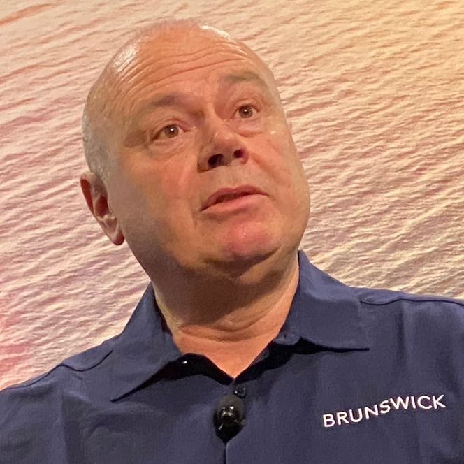 CEO David Foulkes i Brunswick ønsker at konsernet skal oppfattes som like avansert Som bilindustrien og flyindustrien. Da må ambisjonene innen elektrifisering av motorkraften få fart. (Foto: Jan M. Moberg)