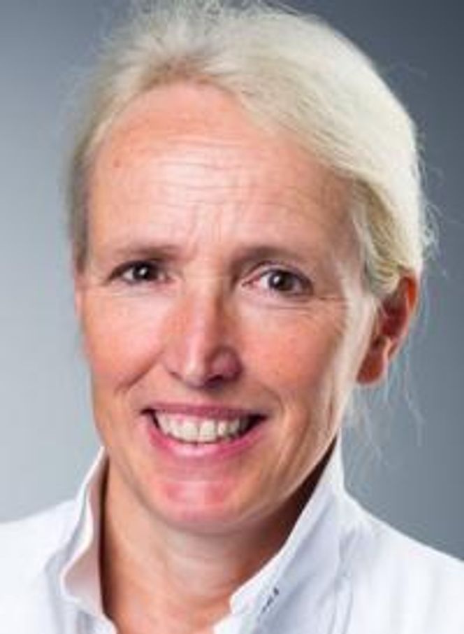 – Kunstig intelligens kan hjelpe radiologen med å definere hva som er sykt og friskt vev i hjernen, forteller klinikksjef Paulina Due-Tønnessen ved Oslo universitetssykehus. Foto: OUS