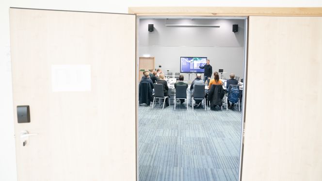 Titt inn i framtidens arbeidsliv: Behovet for etter- og videreutdanning vil presse seg fram på alle nivåer i arbeidslivet, i følge Tekna. Foto: Eirik Helland Urke