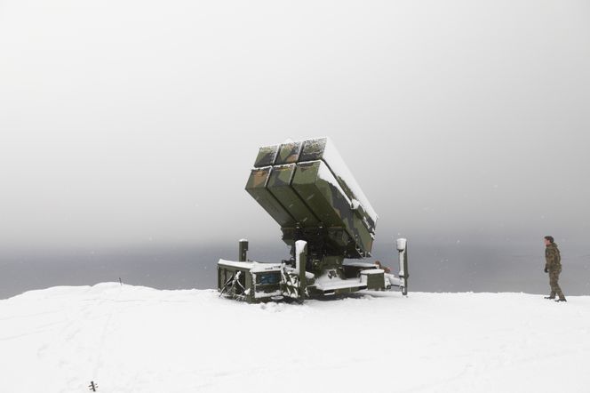 Nasams-utskytningskasse (launcher) i vinterlige forhold hjemme i Bodø. Nå kan luftvernet også blir plassert ut i India. Foto: Onar Digernes Aase / Forsvaret