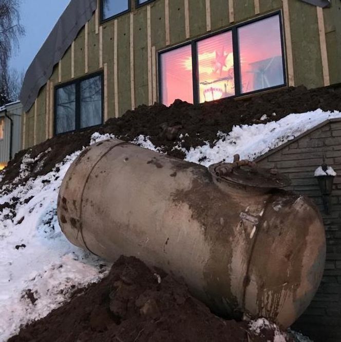Den gamle oljetanken har gjort sitt. Foto:  Privat