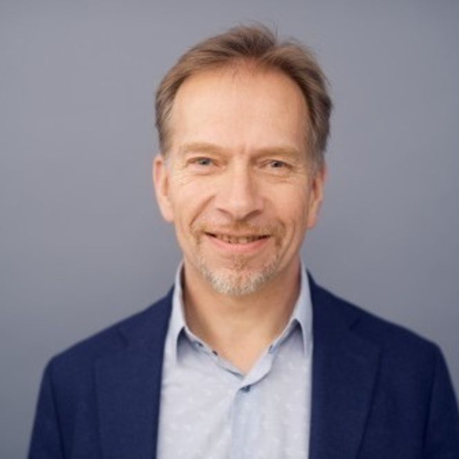 Tom Olberg, seniorkonsulent i Devoteam. Har arbeidet med ulike ERP-løsninger siden slutten av 80-tallet. Foto: Devoteam