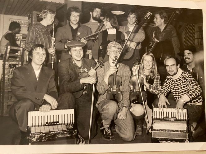 1979: Anne Borg spilte klarinett i Snaustrinda Spelemannslag som springer utfra Studentersamfundet de første årene etter at hun kom til Trondheim som student.