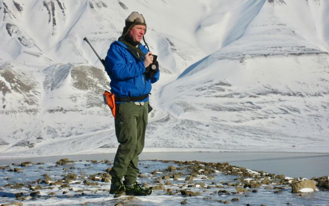 Bjørn Munro Jenssen i felten på Svalbard. Foto:  NTNU
