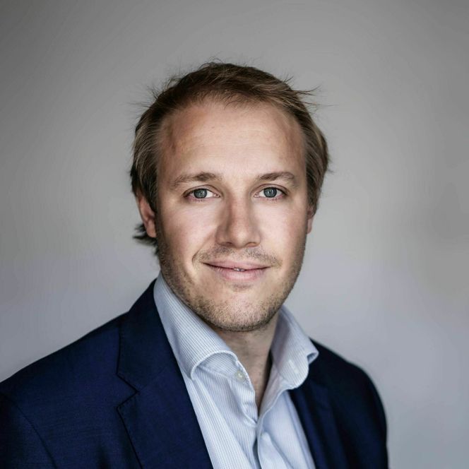 Bob De Caux har doktorgrad innen kunstig intelligens, og jobber nå i IFS, med ansvar for AI Foto: IFS