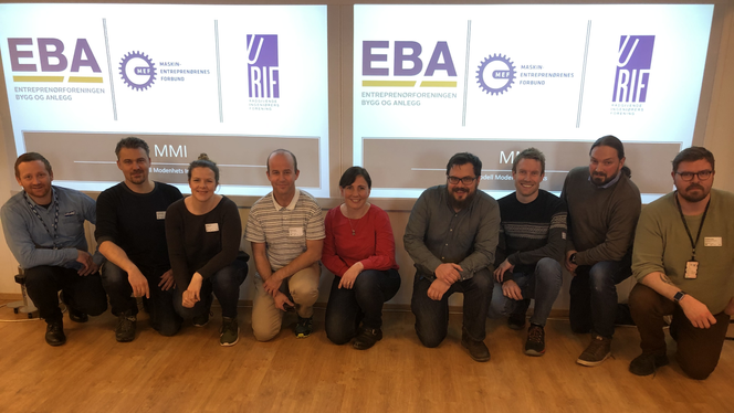 Fv. Thor Gunnar Hansen (Hæhre), Magnus Norgren (Sweco), Nina Rognlien (Sweco), Andreas Haugnotn (Vianova), Katrin Johannesdottir (Skanska), Steinar G. Rasmussen (Hæhre), Jon-Anders Nygård (Kjosås Maskin), Øystein Lystad (Asplan Viak), Sigurdur Jens Sigurdsson (Multiconsult) har bidratt til arbeidet om å utarbeide en Modell Modenhets Indeks (MMI) for samferdselsprosjekter.