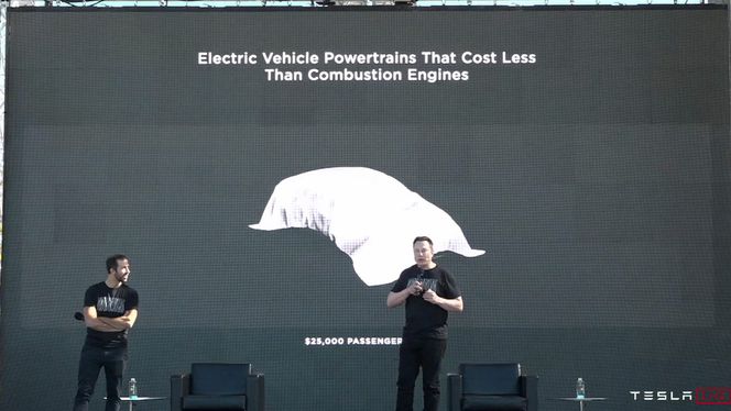 Tesla planlegger en billigere bil om omtrent tre år. Skjermbilde: Tesla