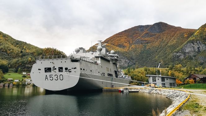 KNM Maud på besøk i Flåm. Foto: Egil Ingebrigtsen / Forsvaret