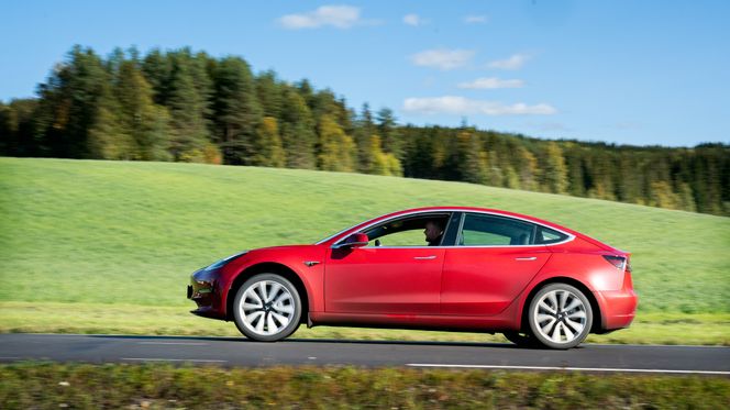 Tesla Model 3 var den mest registrerte personbilen i Storbritannia i desember. Foto: Eirik Helland Urke