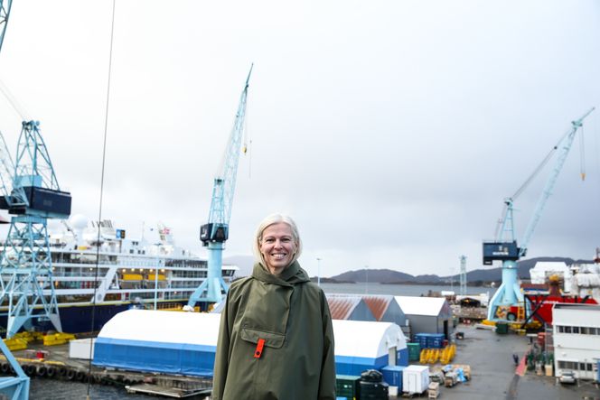 Du skal være tøff for å lede en bedrift med mange hundre ansatte i et syklisk marked som verftsindustrien er. Gunvor Ulstein finner avkobling i håndballmiljøet. Foto: Jørn-Arne Tomasgard