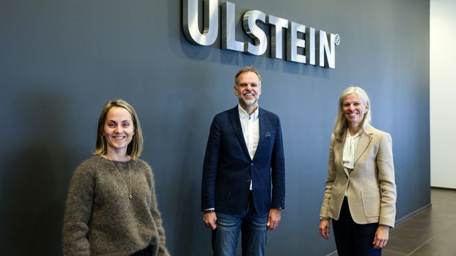 Den nye konsernsjefen Cathrine Kristiseter Marti (t.v.), Tore Ulstein og Gunvor Ulstein får mye med hverandre å gjøre i fortsettelsen, siden Tore og Gunvor nå blir aktive eiere. Foto: Jørn-Arne Tomasgard