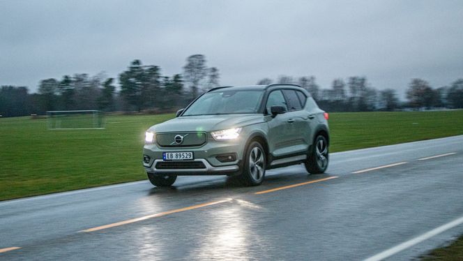 Bilen er behagelig å kjøre.  Foto:  Marius Valle