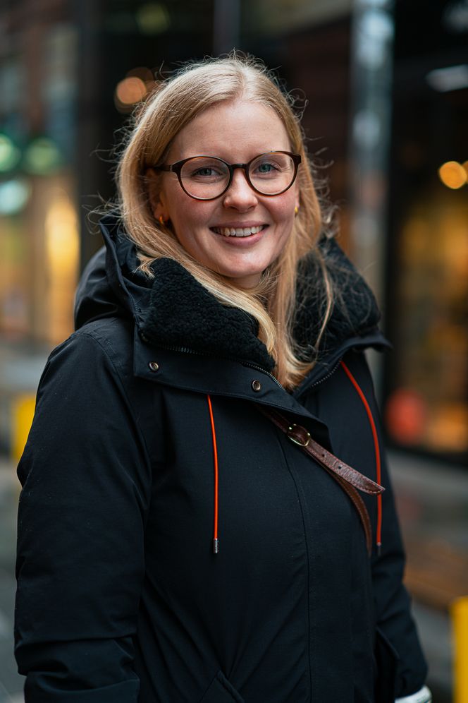 Hanna Moen i DNV GL forteller at selskapet har et stort internt arbeidsmarked, der de ansatte kan søke nye utfordringer ved ett av DNV GLs over 80 kontorer. Foto:  Delta V