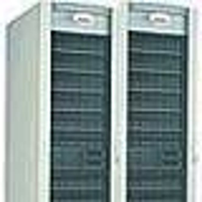 Det sentraliserte lagringssystemet Enterprise Virtual Array fra Compaq.