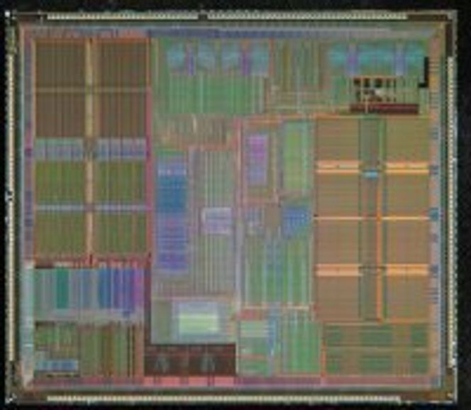 Innmaten i en IDT WinChip C6-prosessor.