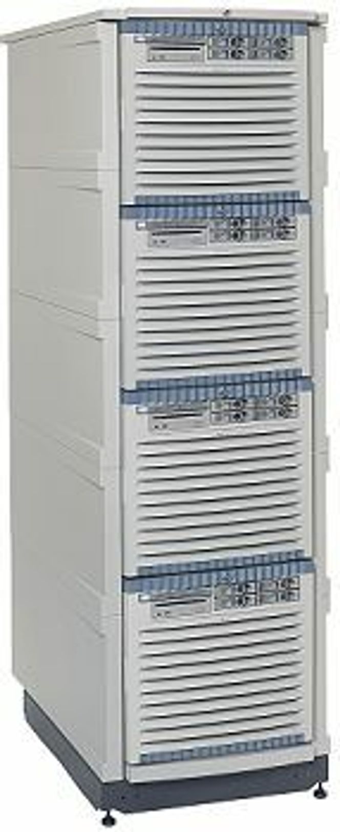Fire HP rp7410-servere i rack.