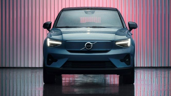 Volvo C40 Recharge ligner XC40 forfra. Foto: Volvo