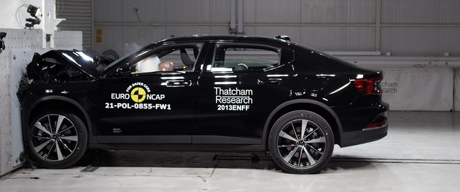 Polestar 2 møter veggen hos Euro NCAP. Foto:  Euro NCAP