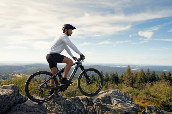 Porsche e-Bike Cross er offroad-versjonen, som er noe billigere enn e-Bike Sport. Foto: Porsche