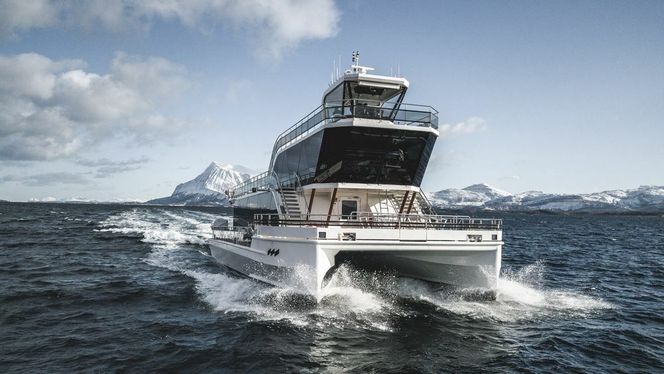 Promobilde av turistkatamaranen MS Brim utenfor Tromsø. Foto: Brim Eksplorer