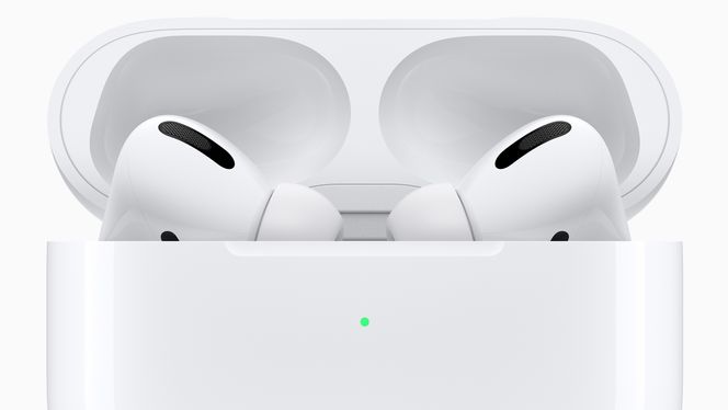 De gjør en grei jobb til telefonsamtaler, men slipper gjennom en del gatestøy. Støykanselleringen for brukeren kunne vært et par hakk vassere. Foto: Apple