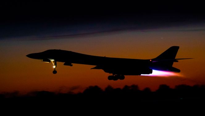 En B-1B Lancer fra 9th Expeditionary Bomb Squadron tar av fra Ørland 14. mars 2021. Foto: Airman 1st Class Colin Hollowell