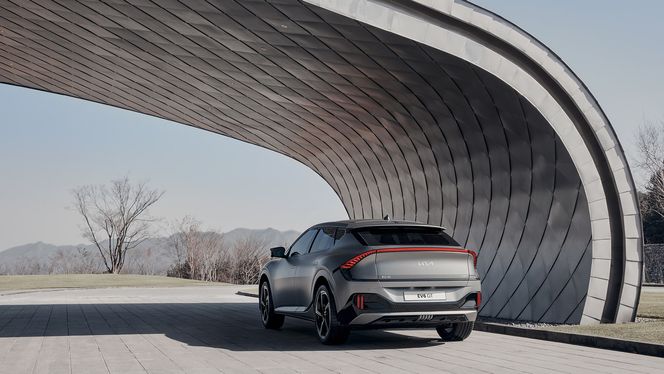Kia EV6 GT får 405 kilometer rekkevidde. Foto: Kia