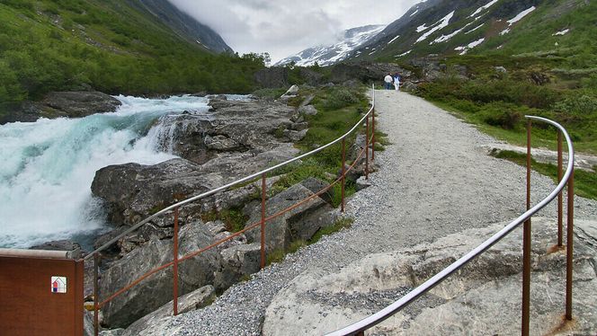 I 1996 ble det bygget et utsiktspunkt ved naturattraksjonen Videfossen Foto: Werner Harstad, Statens vegvesen