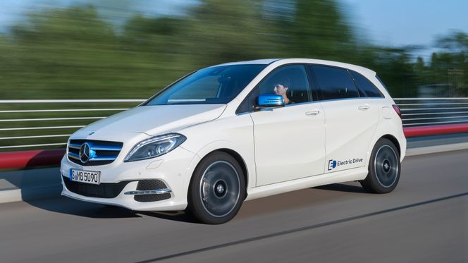 Mercedes Benz B250e er en modell som støtter trefaselading, men kun 16A på en fase. Problematikken Gjøby beskriver er altså i praksis begrenset til én enkelt bilmodell, som i tillegg ikke lengre selges av produsenten, skriver artikkelforfatteren. Foto: Daimler AG - Global Communicatio
