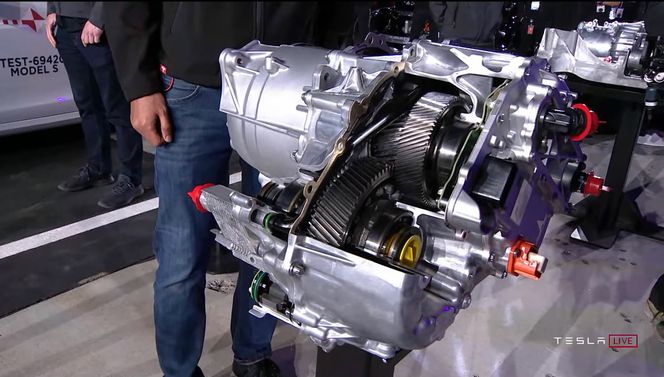 Den nye motorenheten i Model S. Skjermbilde:  Tesla