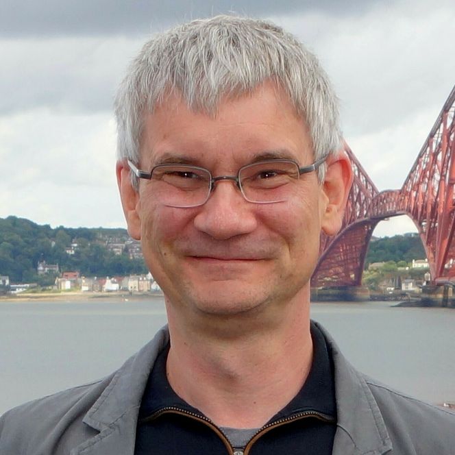 – Jo nyere bil du har, jo mer full kontroll kan hackeren få, sier teknologisjef Knut Evensen i Q-Free. Foto: Privat