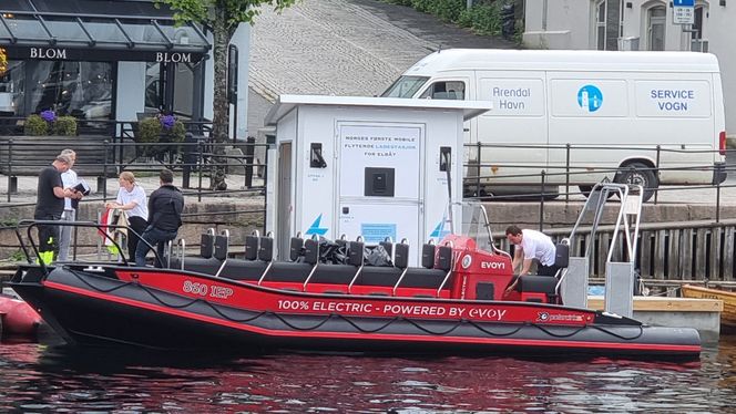 Evoy1: Denne svære saken kan gjøre opptil 55 knop. Uten brølet fra en stempelmotor som vanligvis følger med slike hastigheter. Foto:  Odd Richard Valmot