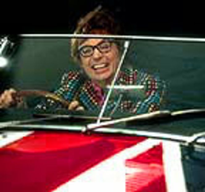 Austin Powers med Shaguar. Foto: Austin Powers hjemmeside