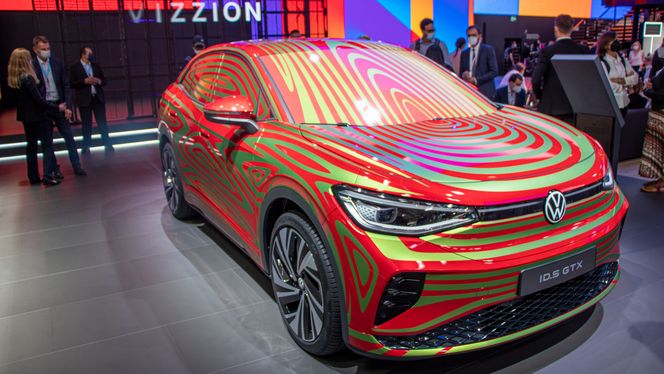 ID.5 i kamuflasje, stilt ut på IAA-messen i München i september. Foto:  Marius Valle