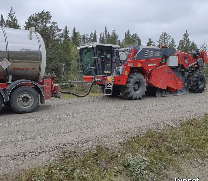 Veidekke utførte dypstabiliseringen på til sammen 8,2 kilometer av veien. Foto: Innlandet fylkeskommune
