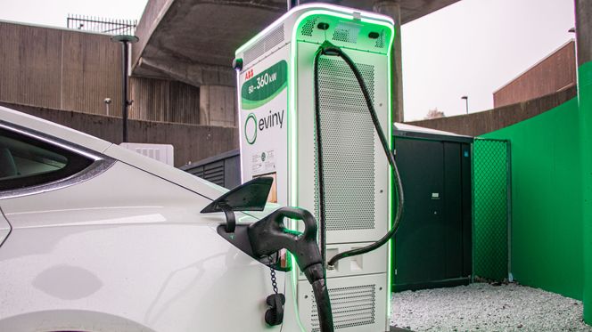 Eviny ABB Terra 360 hurtiglader. Foto:  Marius Valle