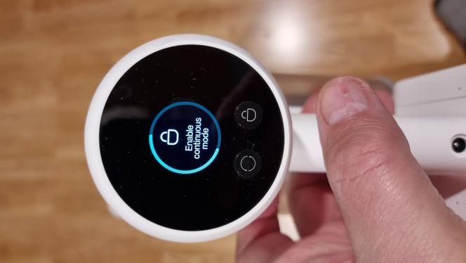 Xiaomi ligger ikke langt bak i effektivitet. Når den koster en tredjepart, er den en klar «mest for pengene». Ikke minst fordi denne også kan våtmoppe gulvet. Foto: Odd Richard Valmot