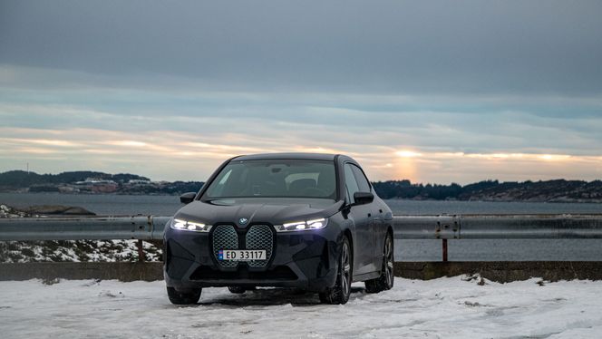 Tro det eller ei: BMW iX xDrive50 er faktisk ganske prisgunstig om du sammenligner rekkevidde med pris. Foto: Marius Valle