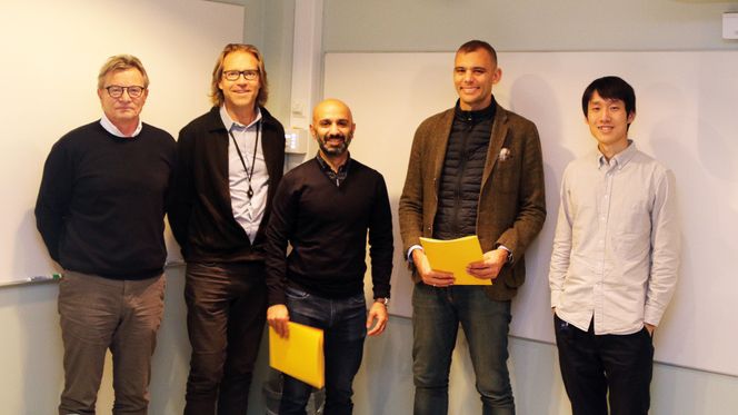 tter signeringen av avtalen mellom Konnekt og OsloMet: Fra venstre instituttleder Hallgrim Hjelmbrekke, fagsjef – vei i Konnekt, Morten Hafting, leder i Konnekt, Abdul Basit Mohammad, dekan Carl Christian Thodesen og førsteamanuensis Jian Dai.