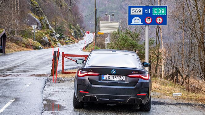 Bilen har luftfjærer bak. Foto: Marius Valle