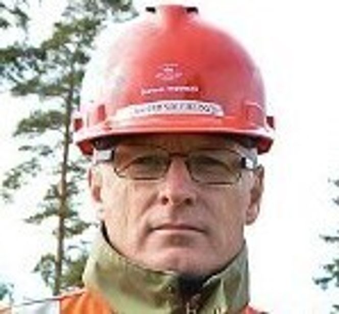 Erik Solfjeld har 40 års erfaring som aborist, og jobber i dag medl etablering av trær langs vei (spesielt i urbane miljøer), tilstand- og risikovurdering av trær, og rådgivning i forbindelse med valg av trær til nye treanlegg som bygges i regi av Svv. Foto: privat